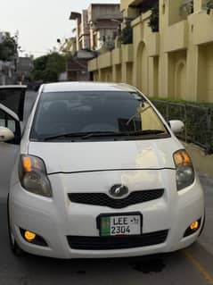 Toyota vitz F 1.0