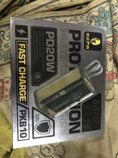 PD20W Portable power bank/charge super fast