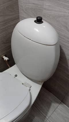 commode for sale drain system. kharab ha