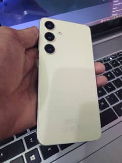 Samsung S24 4 month sim time available