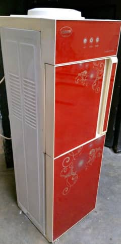 WATER DISPENSER