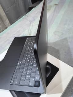 Macbook pro M4 14inch 16/512 open box like brand new only 4cycles