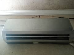 Kenwood 1 ton ac good condition