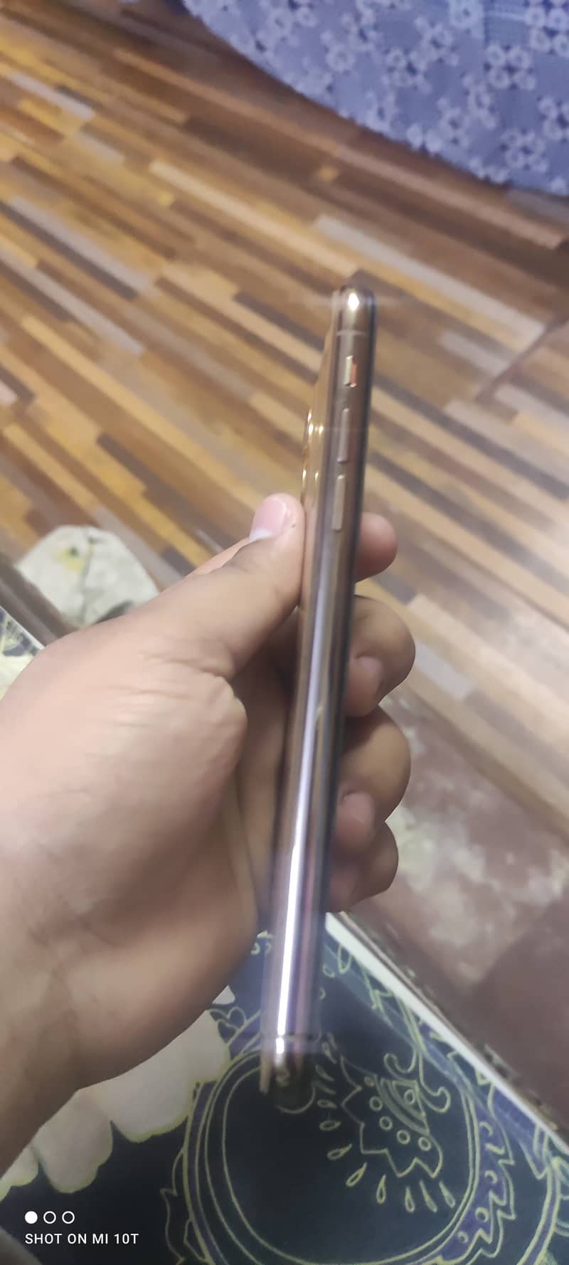 iPhone XS Max non factory’. Un 4