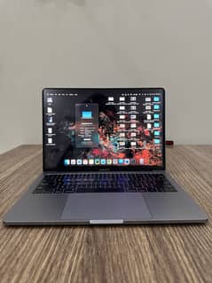 MacBook Pro 2017  13” inch 8/128
