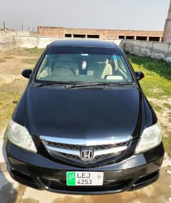 Honda City 2007 model rent ke liye available hai indrive yango k liye