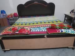 bed with matres