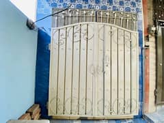 1.5 Marla Triple Storey House For Sale in Mozang Lahore