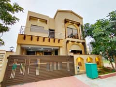 7 MARLA UNIQUE DESIGNER HOUSE FOR SALE