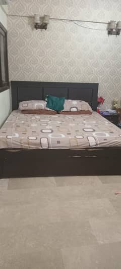 king size bed with mattress