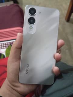Vivo y04 few days use 8 64