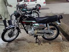Honda 125 SELF START RED