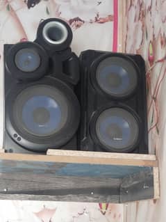 sony compny speker 4 speakr or sath men emplifire condition 10\9