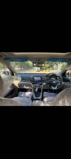 Hyundai Elantra 2023