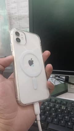 iphone 11 non pta 64gb battery service 72% white colour with box