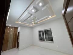 University Town 5 Marla House For Sale