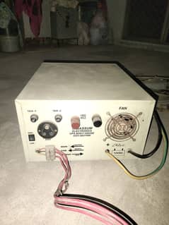 1000 watt ups new condition 10/10