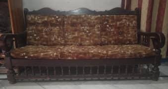 پانچ سیٹر صوفہ سیٹ ۔