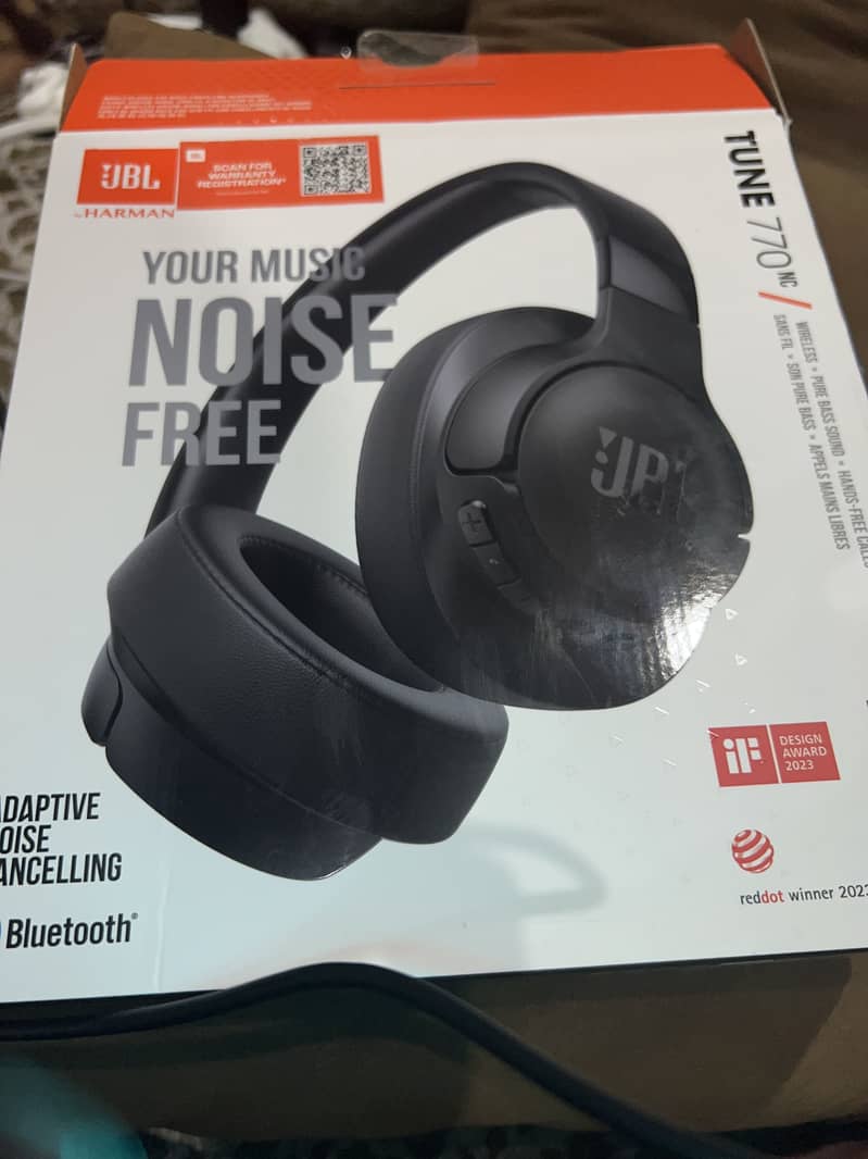 Jbl 770nc brand new from italy only box open with it has active noise 0