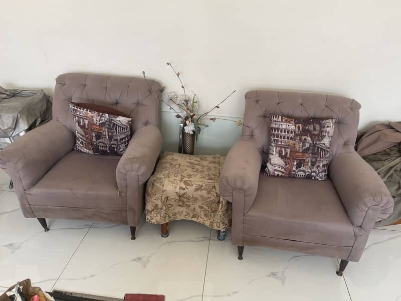 Sofa set in good condition 2