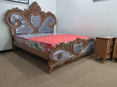 Luxury carving bed brand new Not used shadi ma dia ja skta (call only)