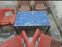 Lohay ki chader ki mazboot table