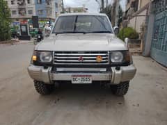 MITSUBISHI PAJERO 1992 MODEL FULL ORIGINAL BODY AND ENGINE. 2ND  OWNER