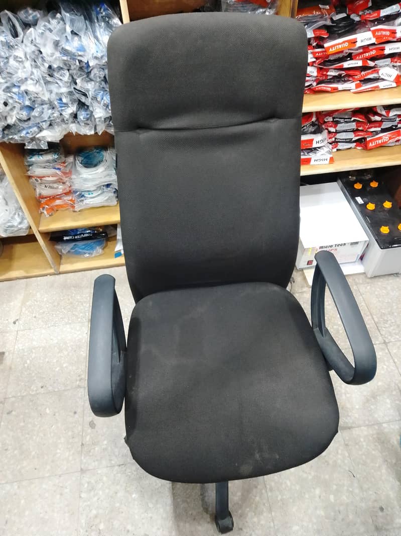 computer chairs 10 / 10  Condition Container lot 2