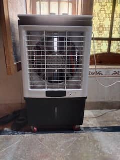 NG Air cooler 10/10 condition. . 12 volt . excellent throw