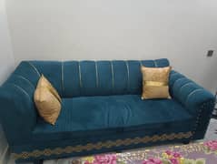 6 seater sofa // Almost in new condition // only 1 month used