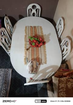 DINING TABLE FOR SALE