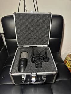 AKG