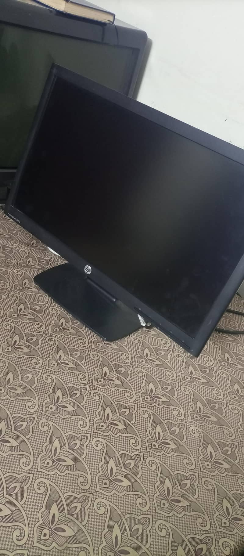 HP 22'' LCD Monitor (P222va) with stand – Crystal Clear Display 3
