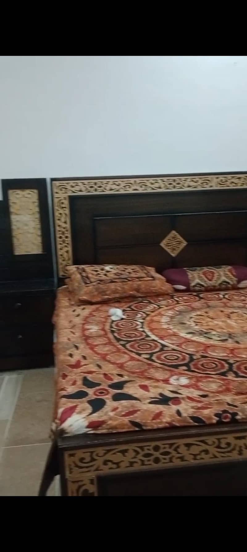 Bed with 2 side tables and 1 dressing table for sale 4