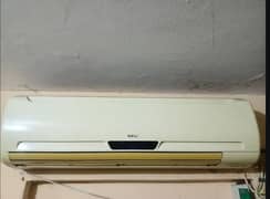 Chilling 1.5 Ton Kentax AC – Just Needs a Service!