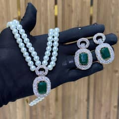 beautiful pearls set