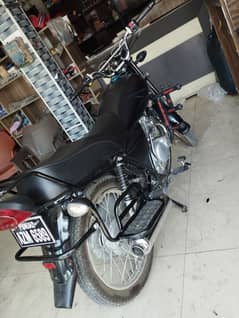 Suzuki GS 150 2025