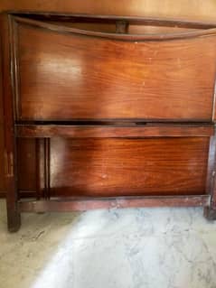 2 single bed for sale in good condition without mattress