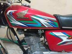 Honda 125 2023 Model. 0'3'0'0'9'4'7'4'8'8'0