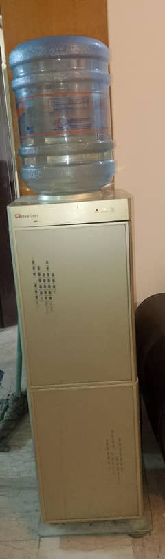 Dawlance Dispenser with refrigerator good hot & cold compressor