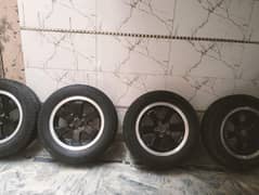 195/65 15 jenniun allow rim for Prius tyre Ki condition itni achi ni