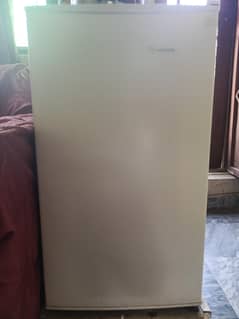 EASTCOOL BEDROOM REFRIGERATOR NON INVERTER Model TM542-18