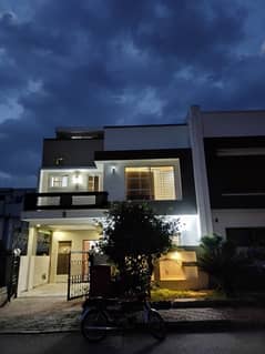Sector B1 5 Marla House available for sale bahria Enclave