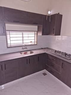 3 MARLA UPPER PORTION LIKE NEW