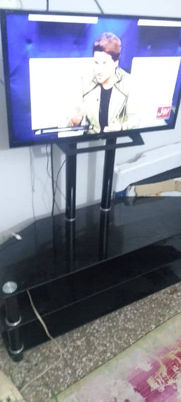 1 Simple Table 2 Led Trolley Available In Good Condition 2