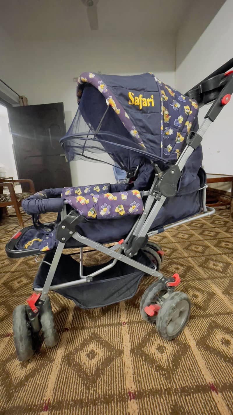 Pram used but almost new good condition 4