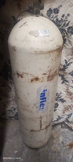 CNG KIT (suzuki cultus) Urgent sale.