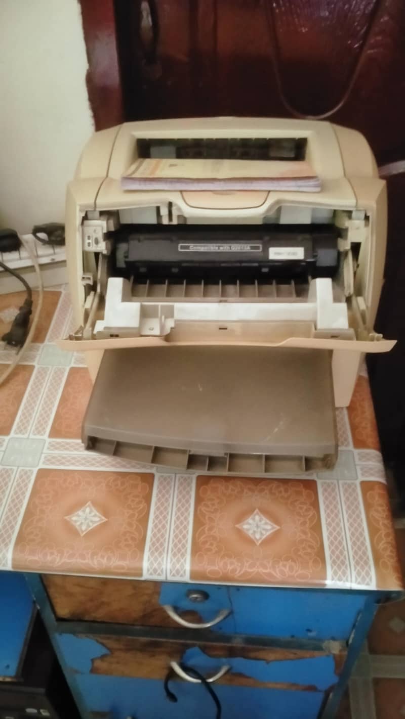 complete computer set, CPU, LCD, KEYBOARD, MOUSE TABLE, PRINT SALE out 14