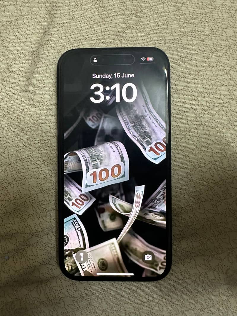 iPhone 15 black 5