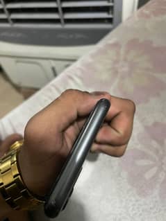 iphone 11 black colour